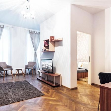 Sunny Old Town Apartment Брашов Екстер'єр фото