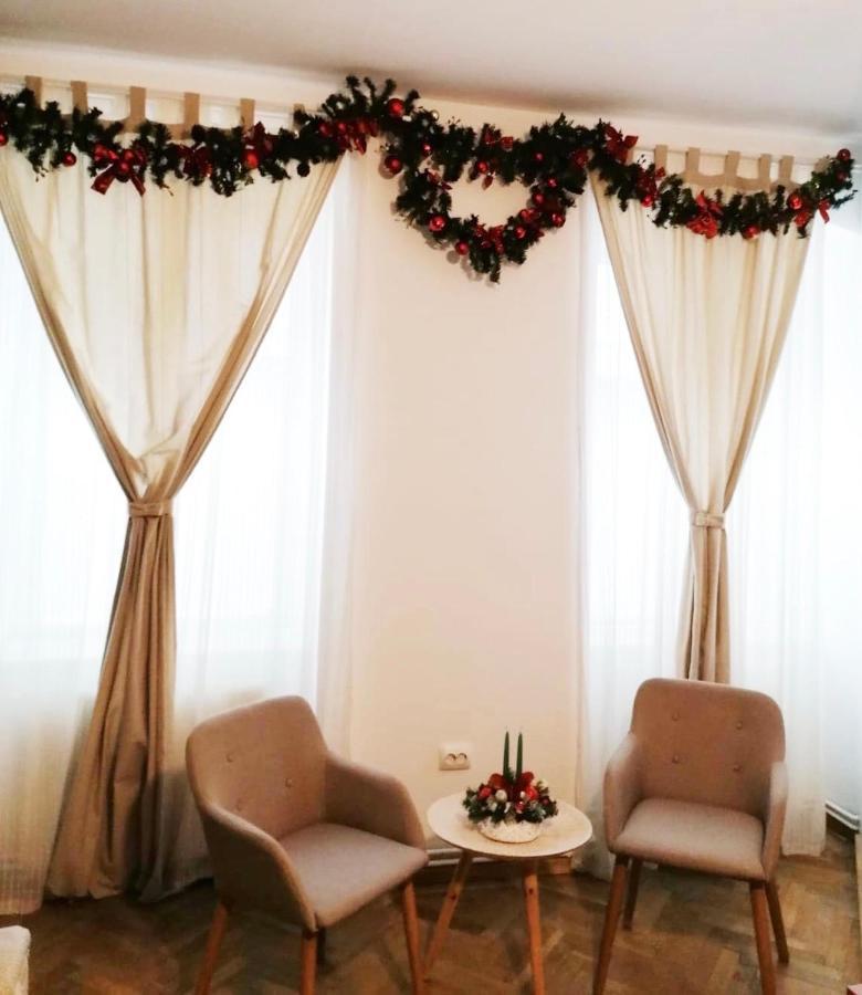 Sunny Old Town Apartment Брашов Екстер'єр фото