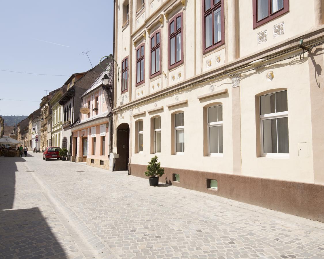 Sunny Old Town Apartment Брашов Екстер'єр фото