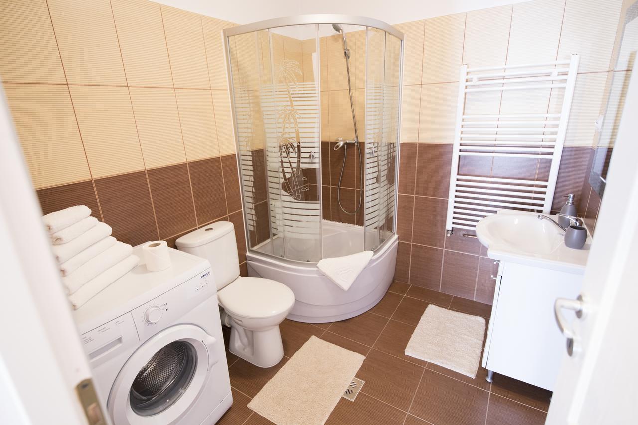 Sunny Old Town Apartment Брашов Екстер'єр фото