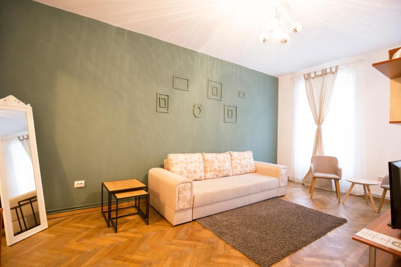 Sunny Old Town Apartment Брашов Екстер'єр фото