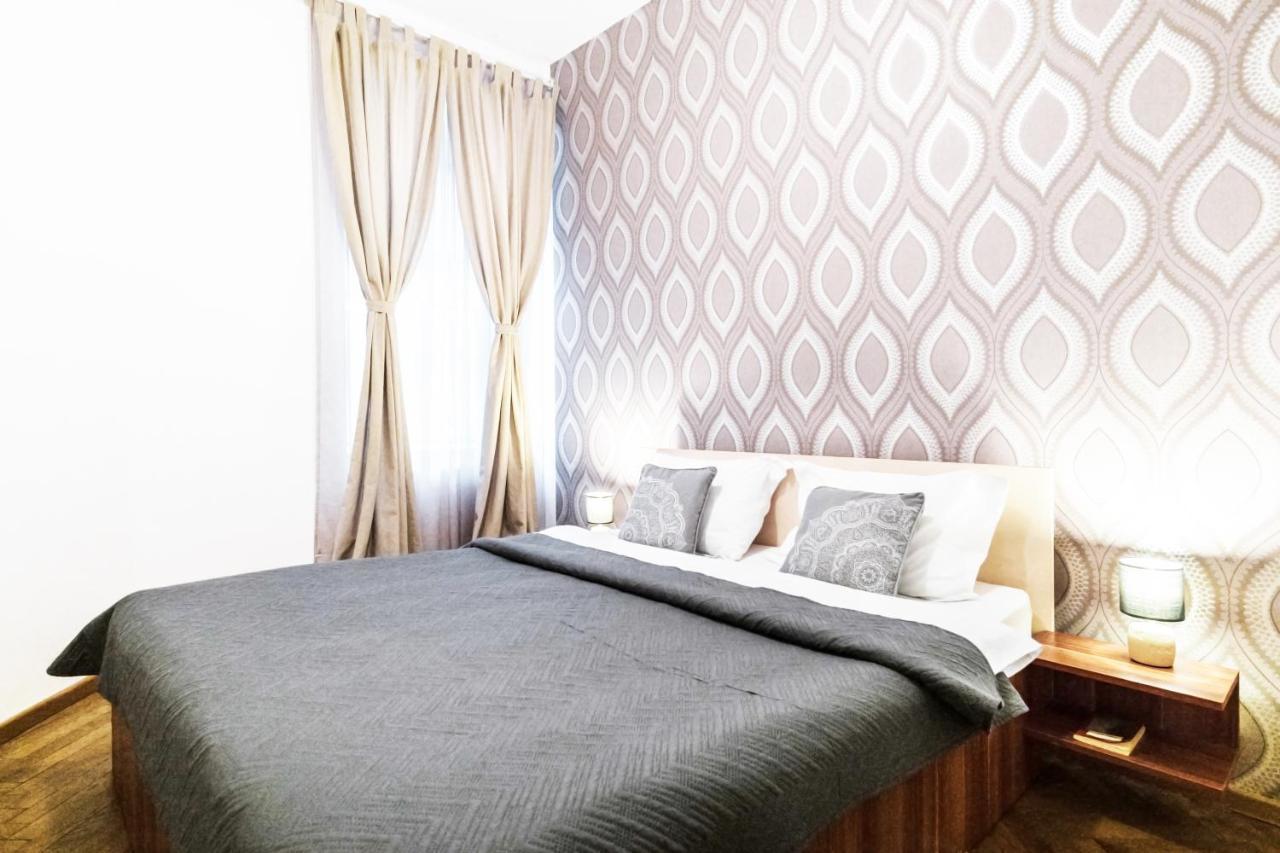 Sunny Old Town Apartment Брашов Екстер'єр фото