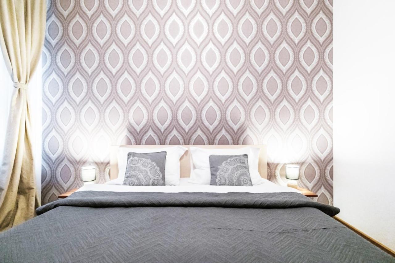 Sunny Old Town Apartment Брашов Екстер'єр фото