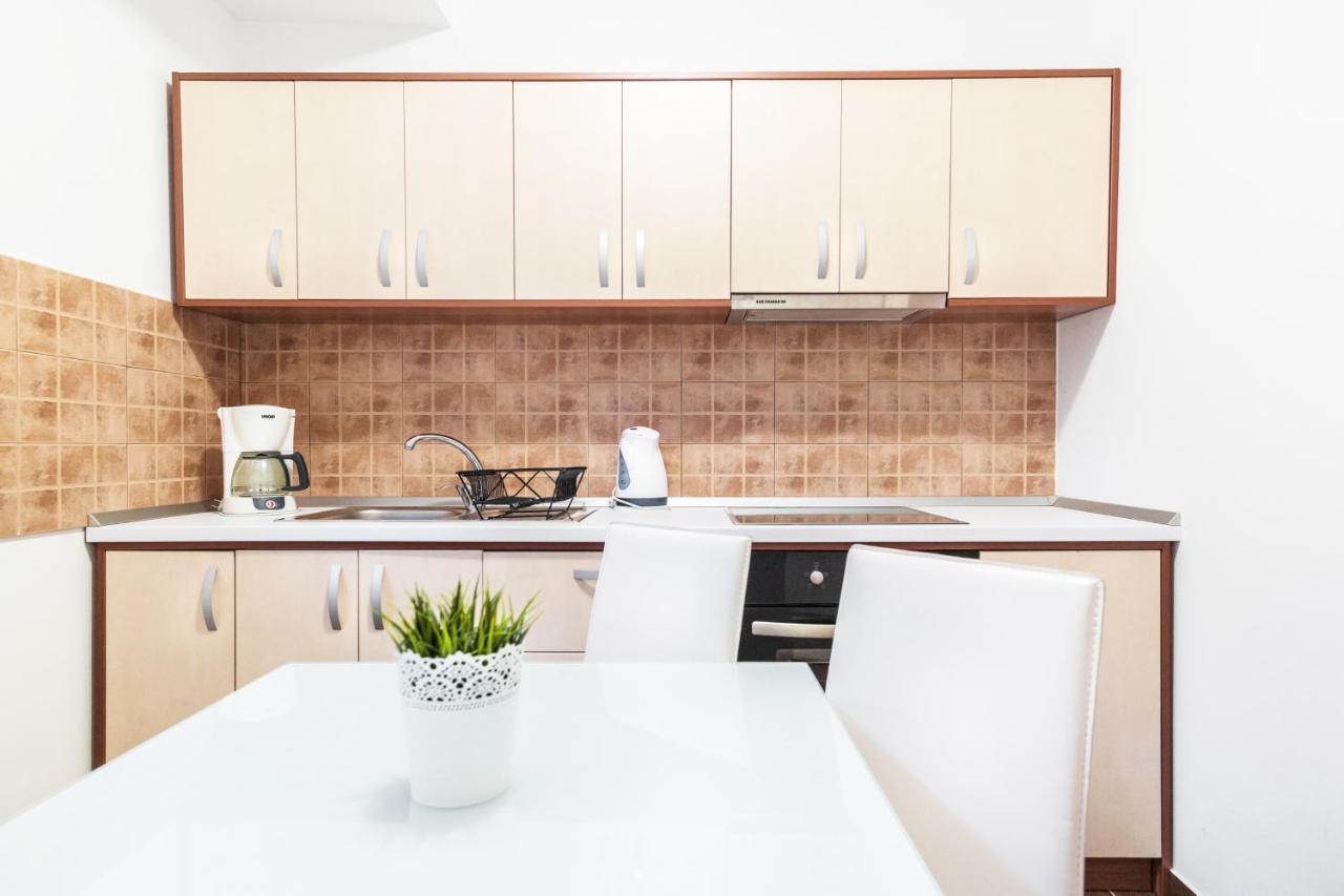 Sunny Old Town Apartment Брашов Екстер'єр фото