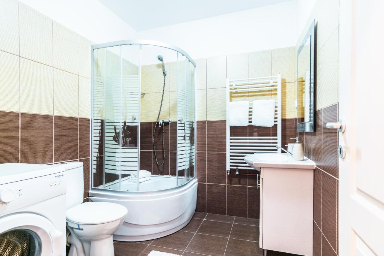 Sunny Old Town Apartment Брашов Екстер'єр фото