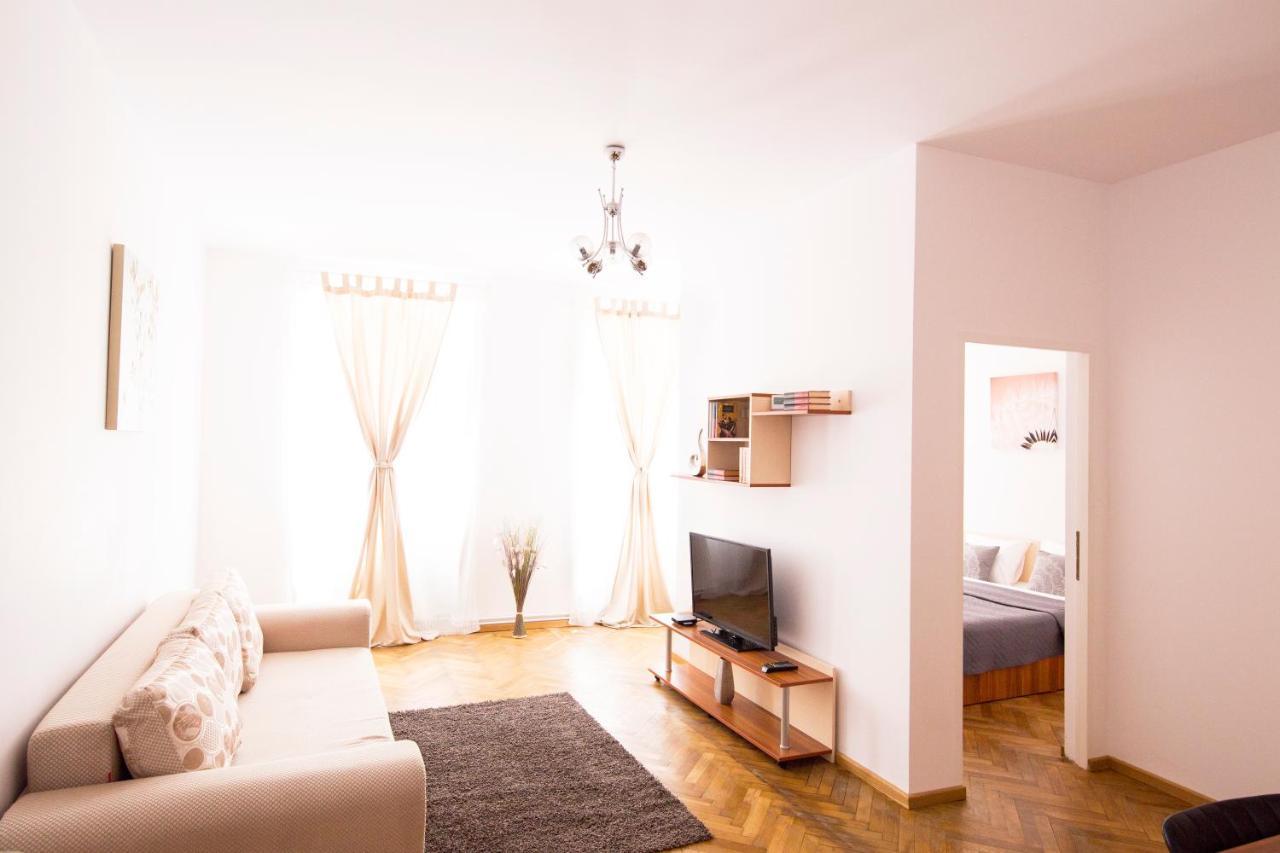 Sunny Old Town Apartment Брашов Екстер'єр фото